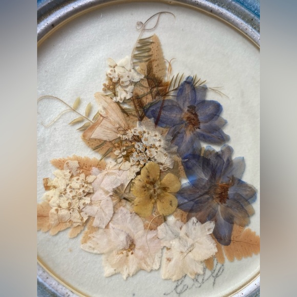 Cottage Girl Creations Ceramic Plate With Inlaid Dried Flowers - Picture 5 of 5